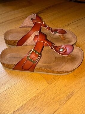 Maurices Tan Brown Leather Toe-Loop Cork Sandals with Buckle